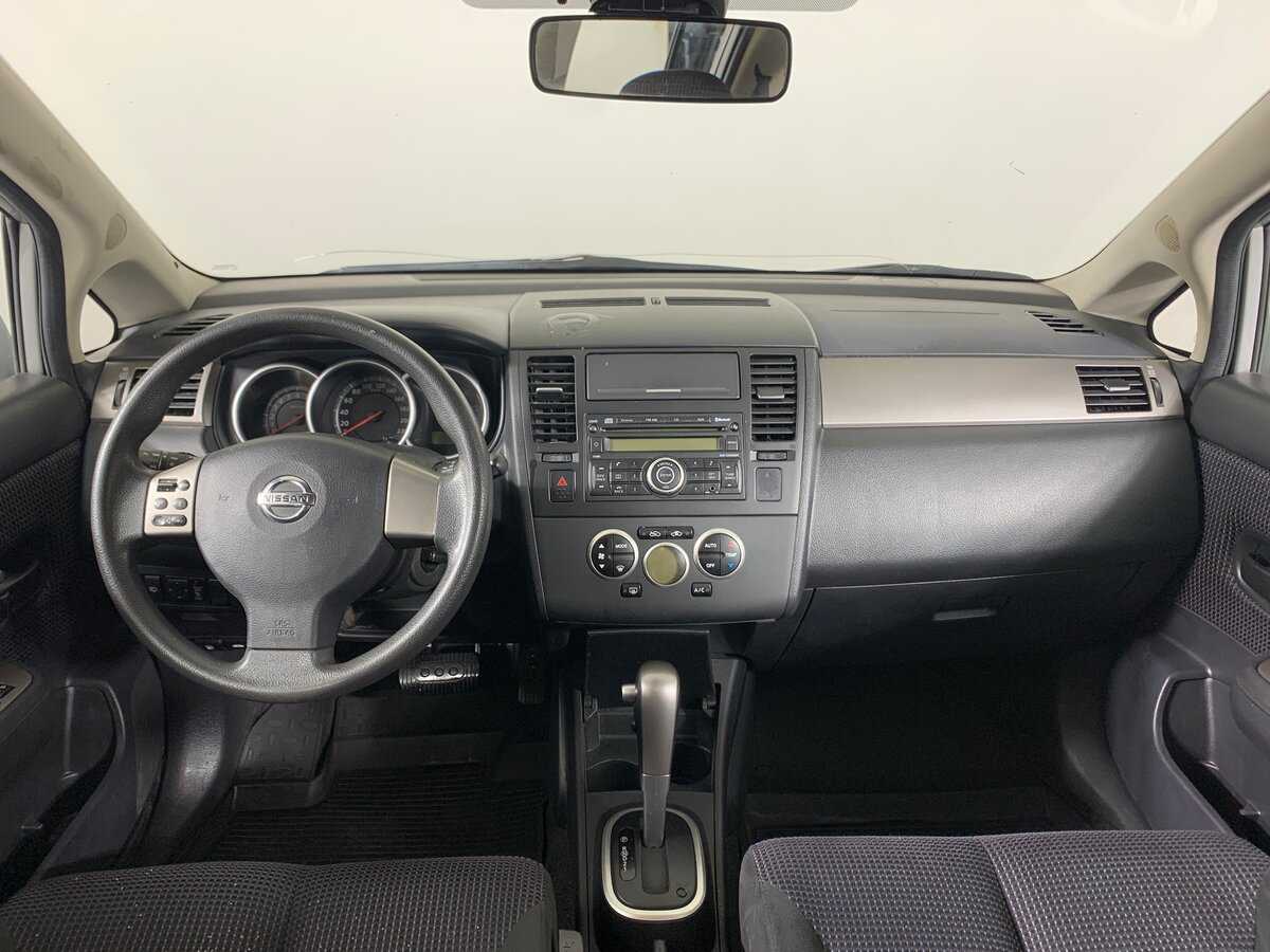 Nissan Tiida, 2011 Фото №13
