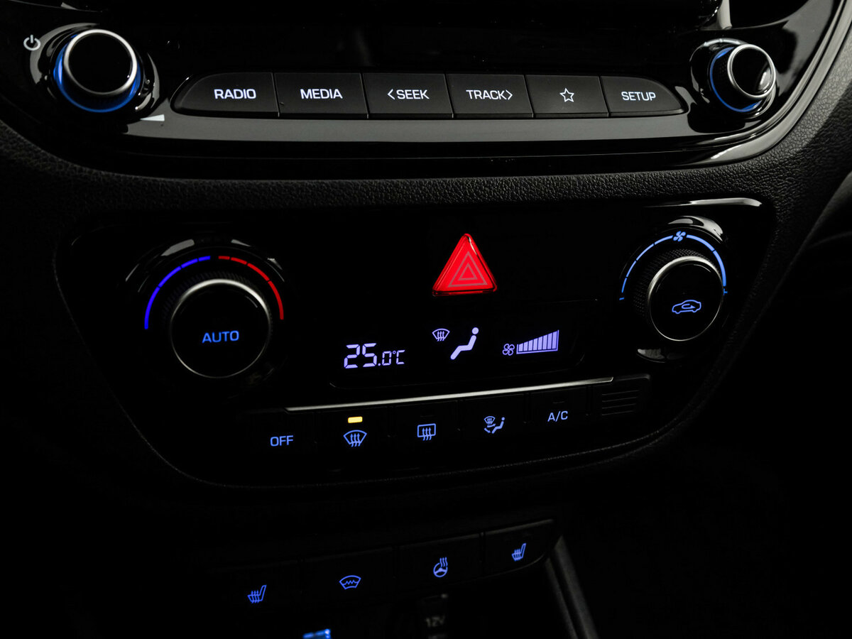 Hyundai Solaris II Рестайлинг, 2020 Фото №11