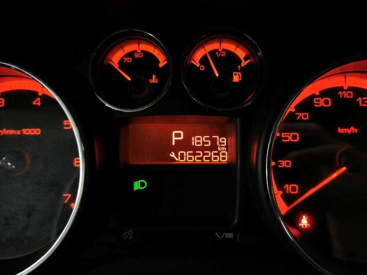 Peugeot 308, 2011 Фото №14