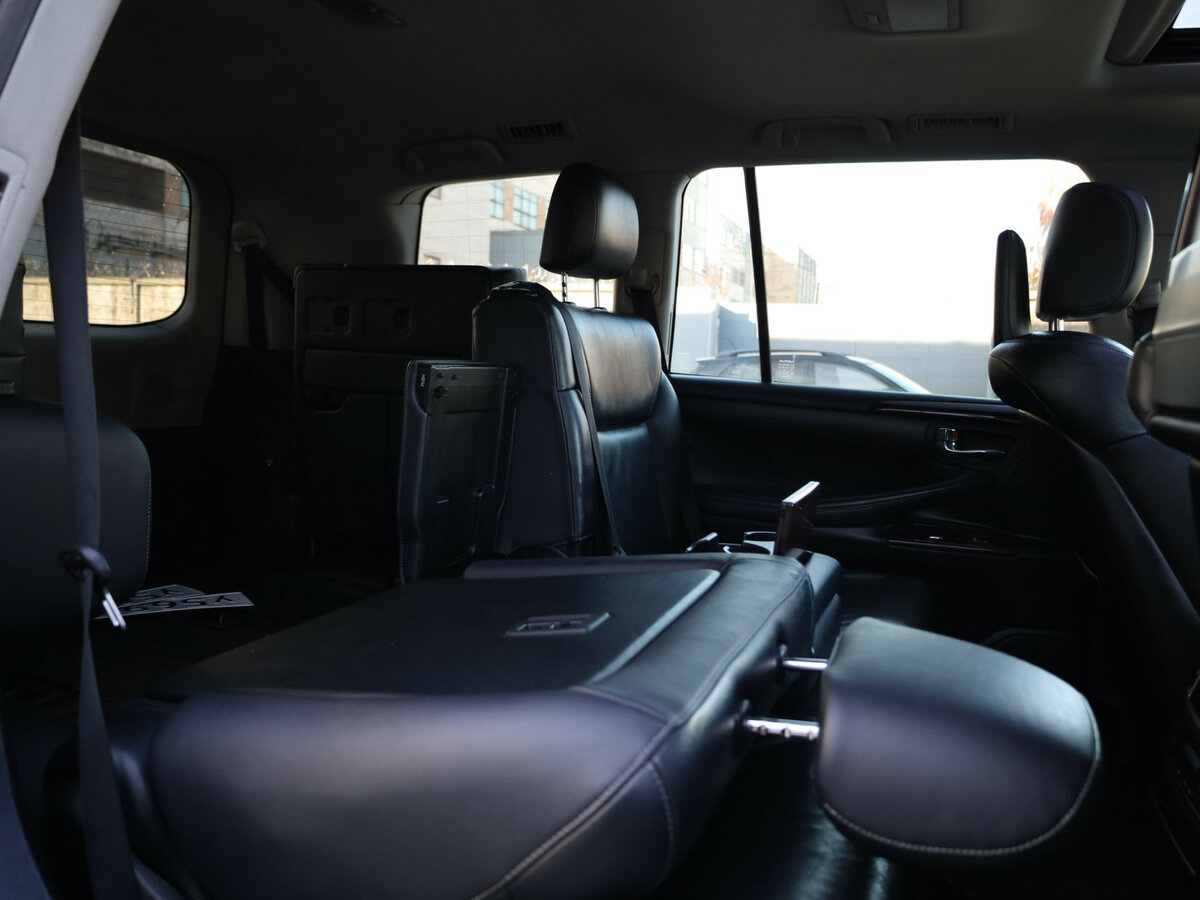 Lexus LX 570 III Рестайлинг, 2012 Фото №11