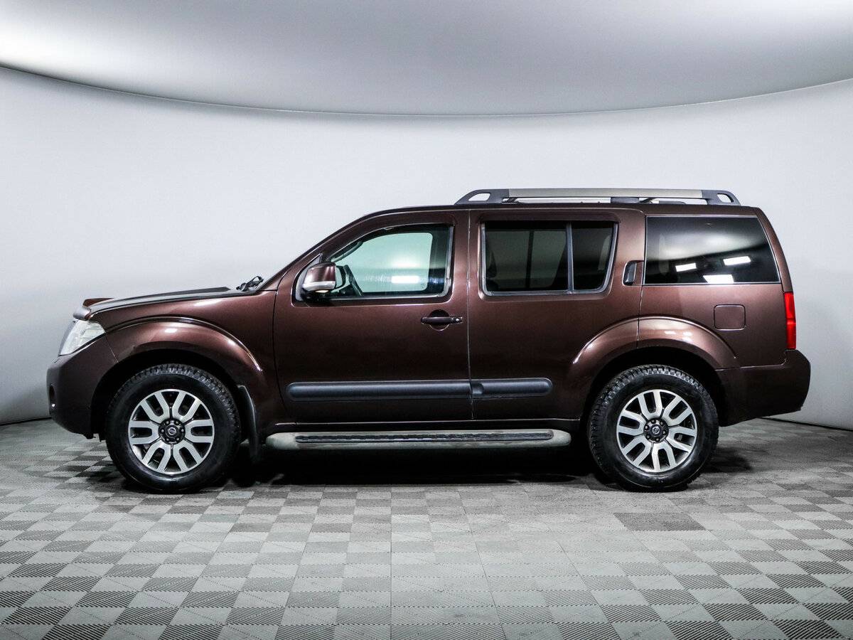 Nissan Pathfinder III Рестайлинг, 2010 Фото №8