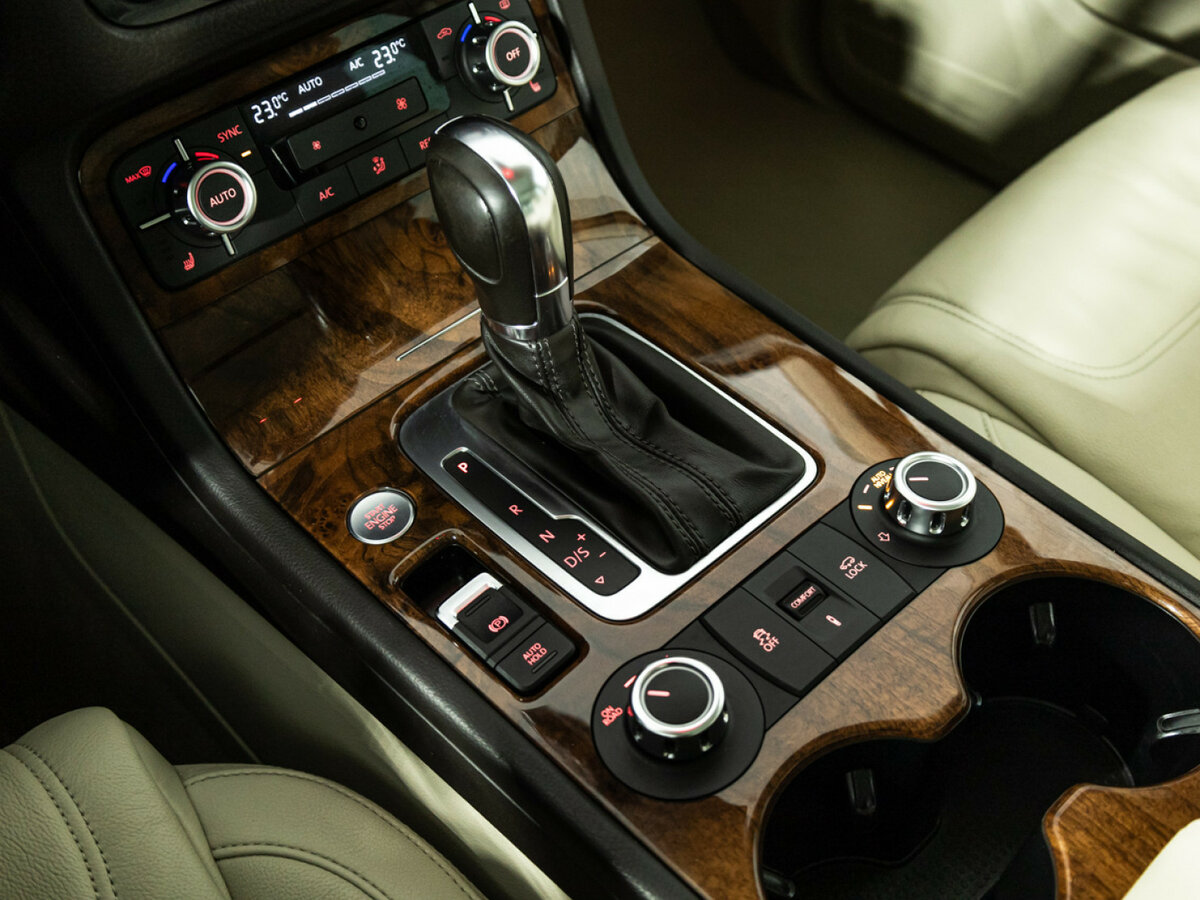 Volkswagen Touareg II, 2013 Фото №18