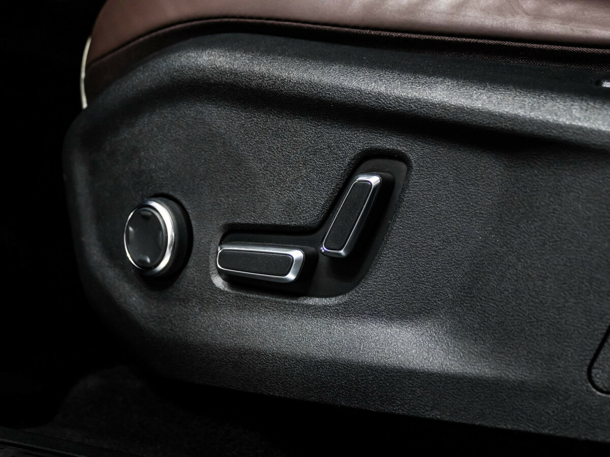 Geely Monjaro I, 2023 Фото №18