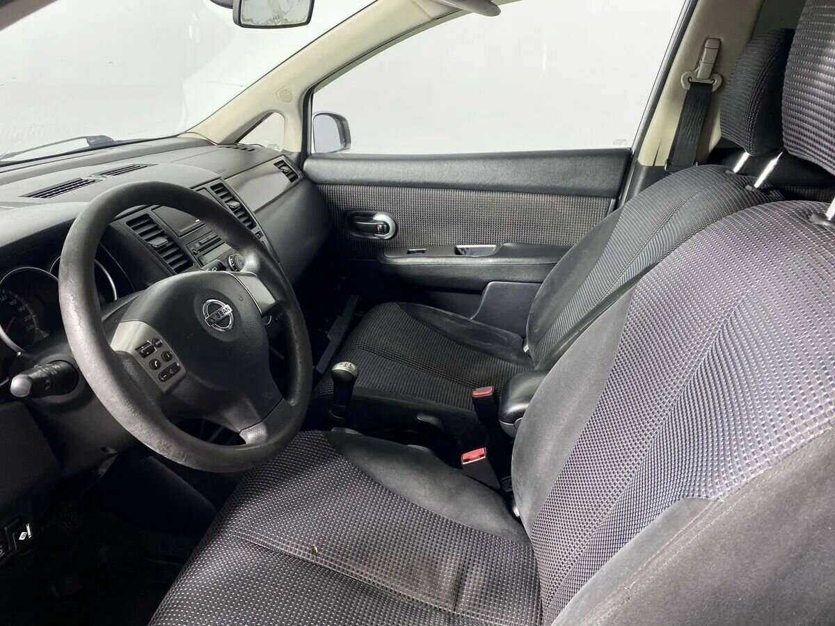 Nissan Tiida, 2011 Фото №10