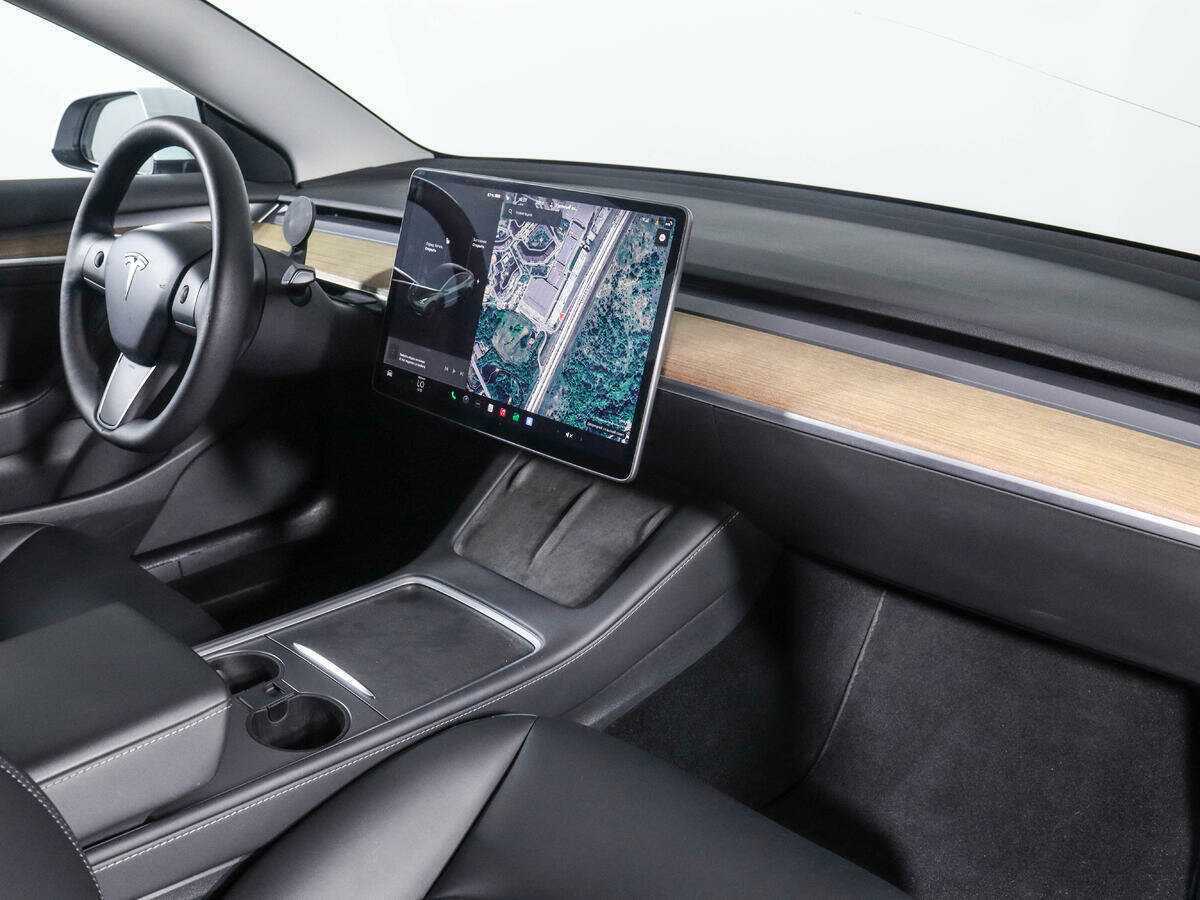 Tesla Model 3 Performance, 2021 Фото №8