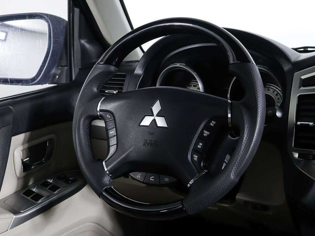 Mitsubishi Pajero, 2017 Фото №14