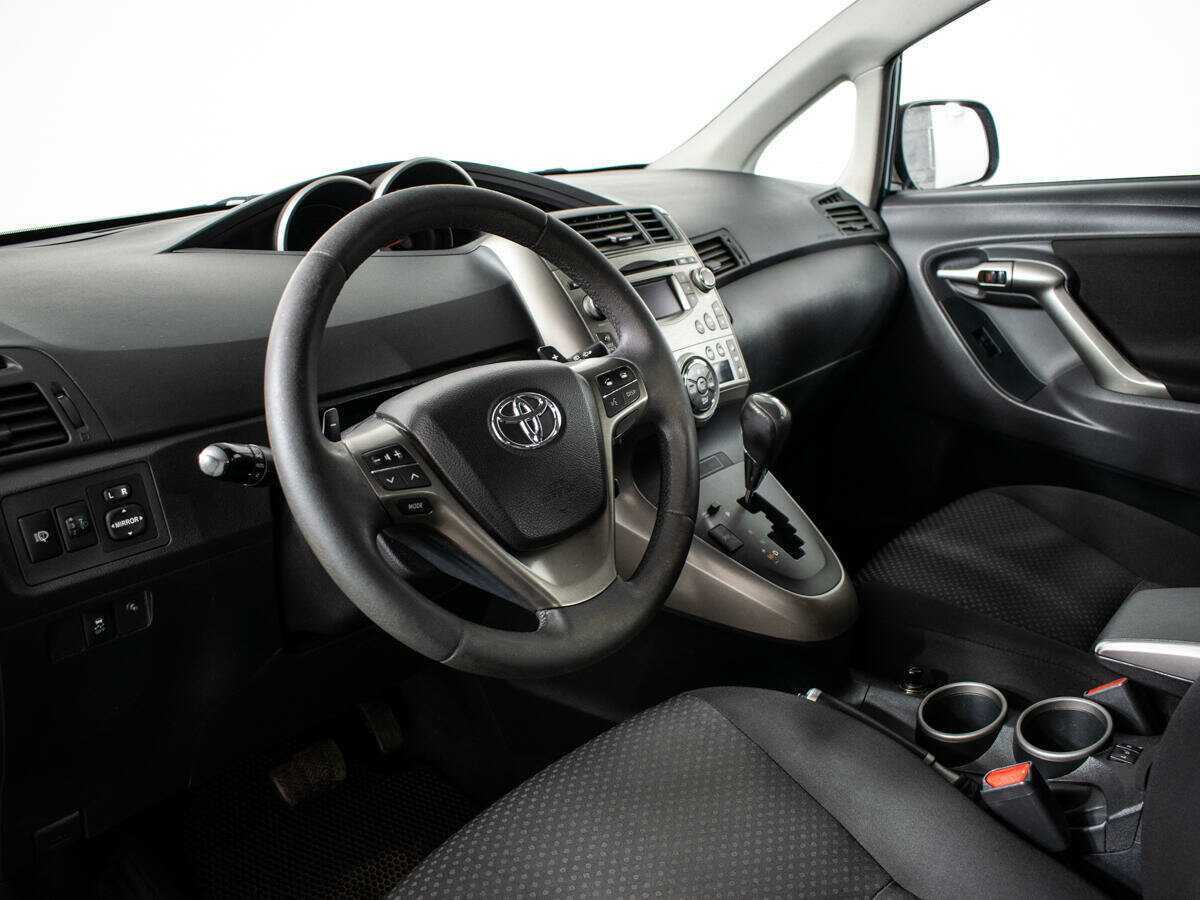 Toyota Verso, 2010 Фото №2
