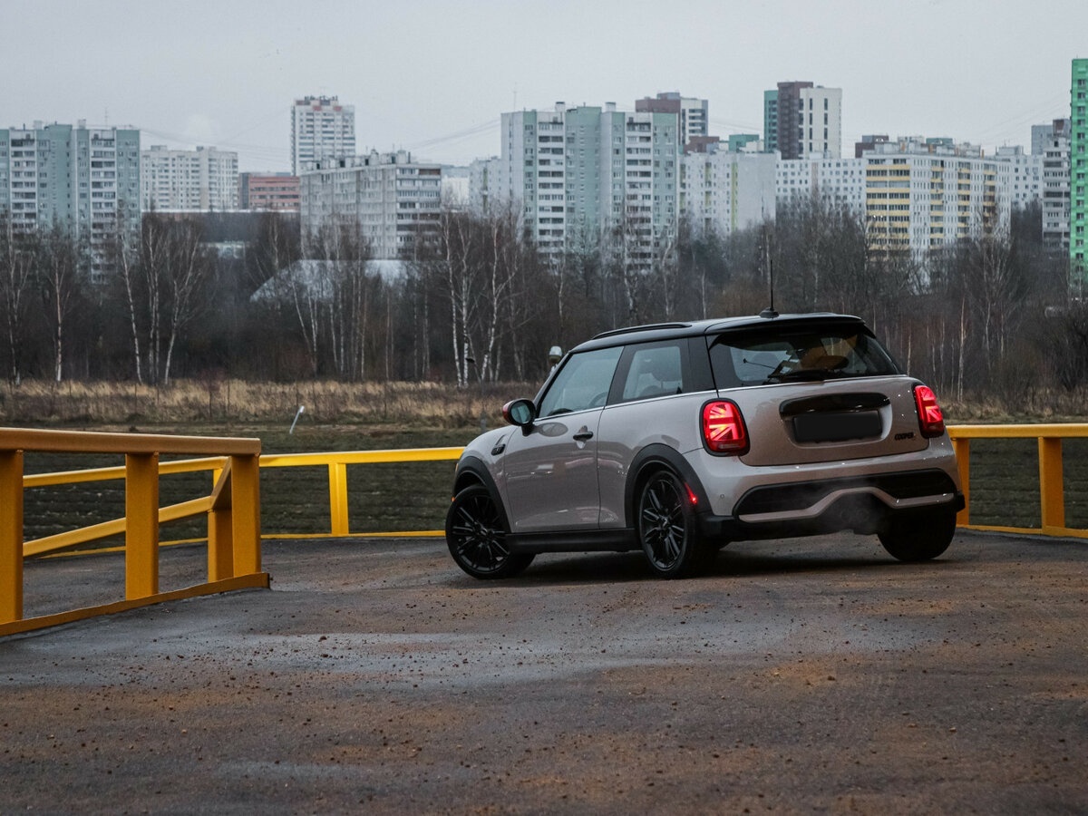 Mini Hatch Cooper S III (F55/F56) Рестайлинг 2, 2024 Фото №16