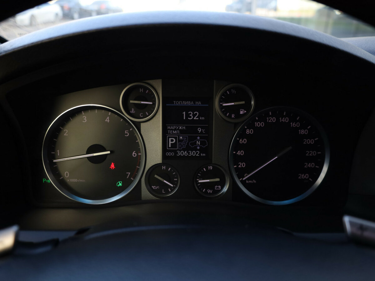 Lexus LX 570 III Рестайлинг, 2012 Фото №22