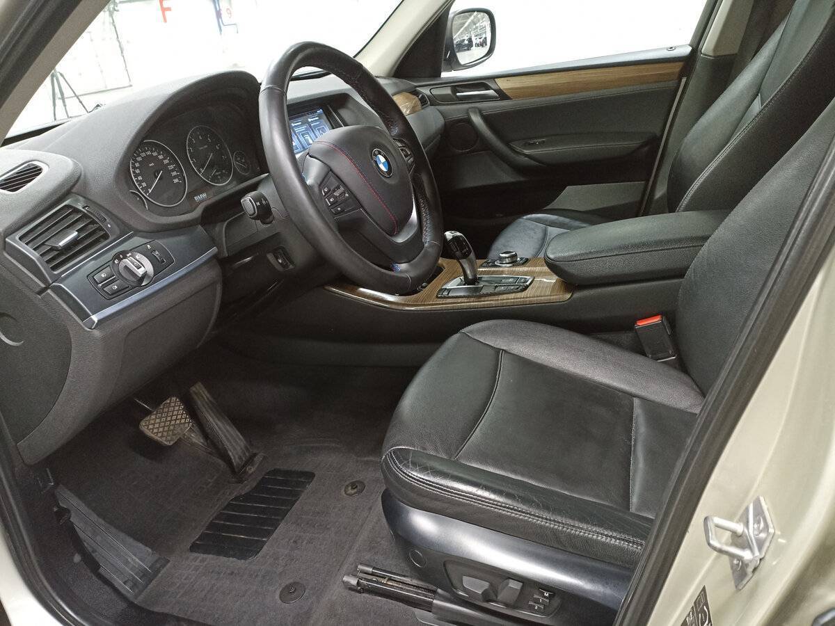 BMW X3 28i xDrive, 2011 Фото №16