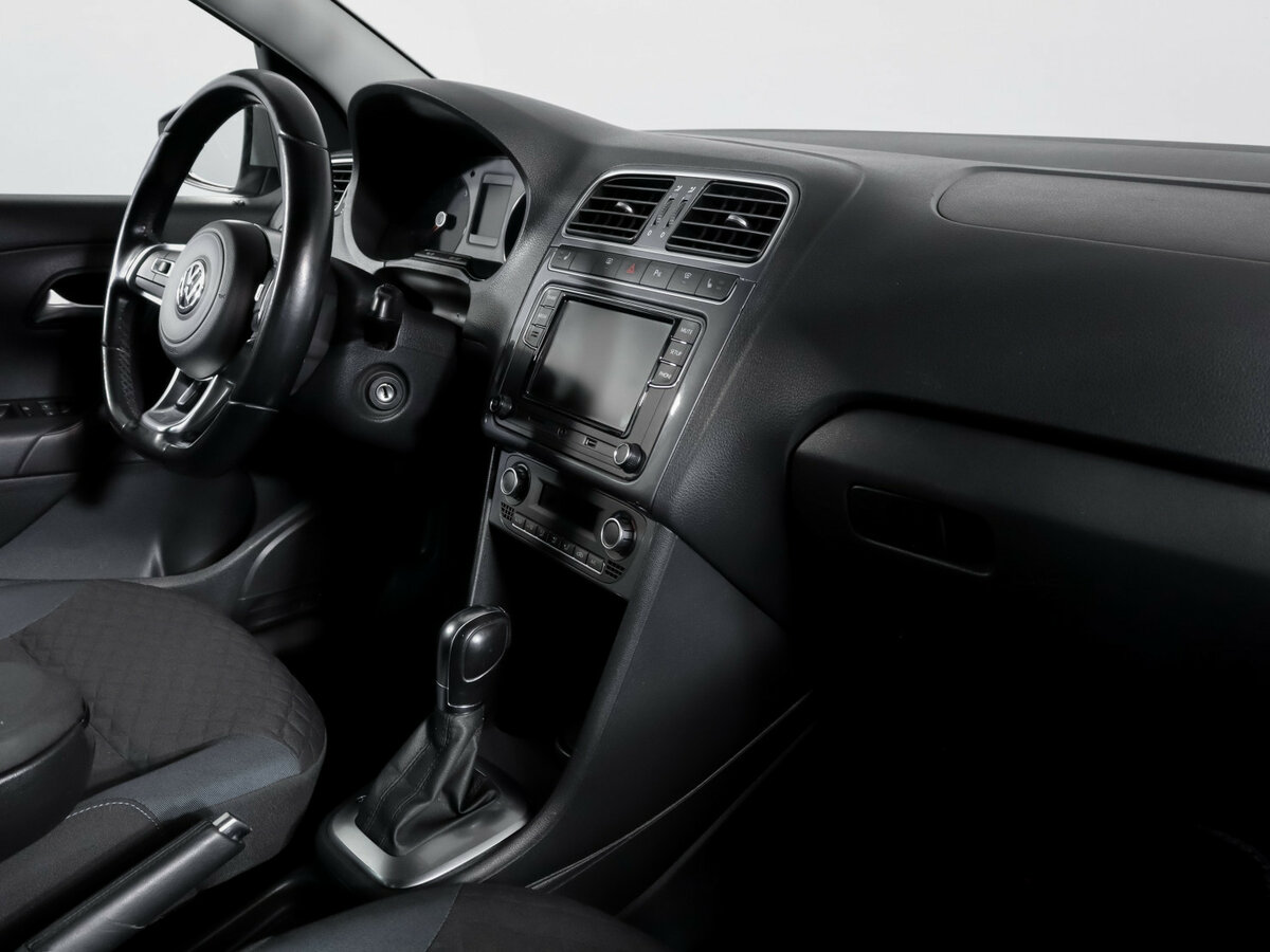 Volkswagen Polo V Рестайлинг, 2019 Фото №7