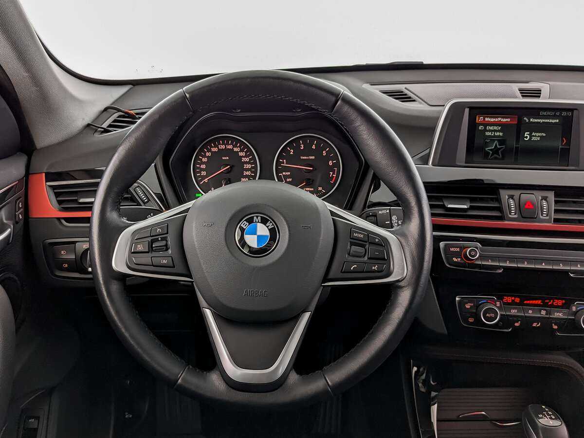 BMW X1 20i xDrive, 2017 Фото №16