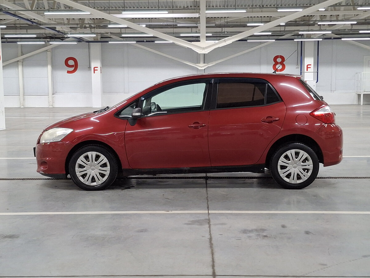 Toyota Auris I Рестайлинг, 2010 Фото №8