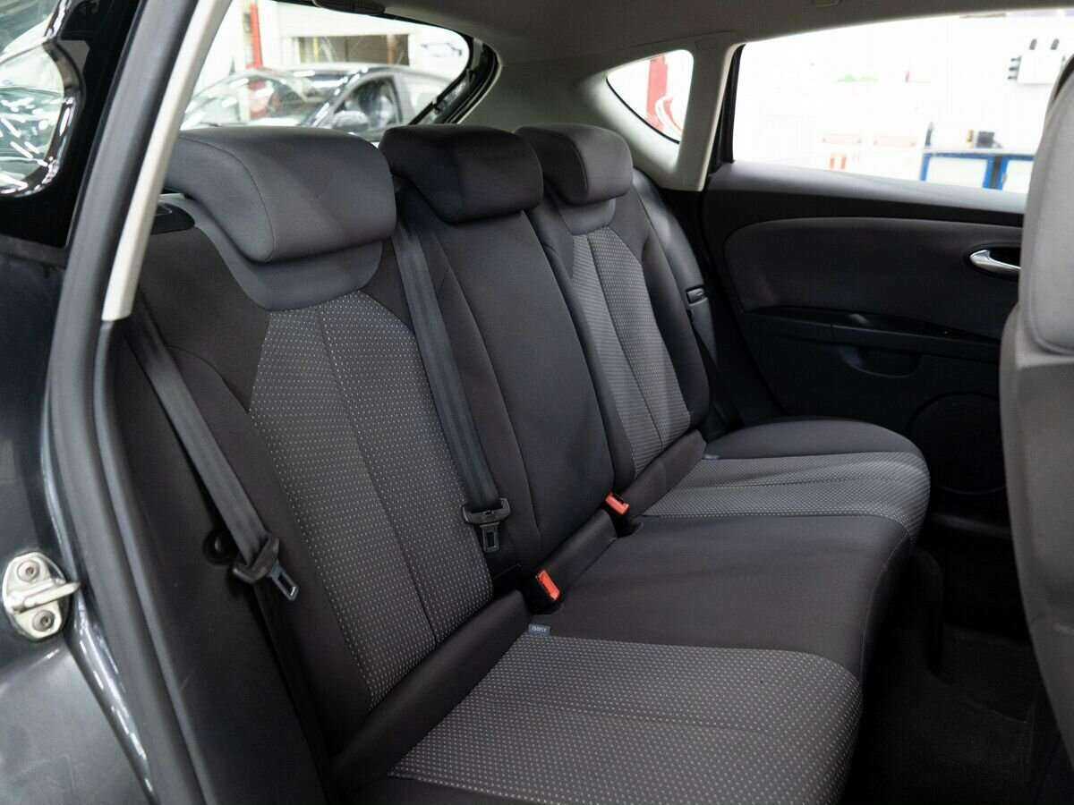 SEAT Leon, 2011 Фото №8