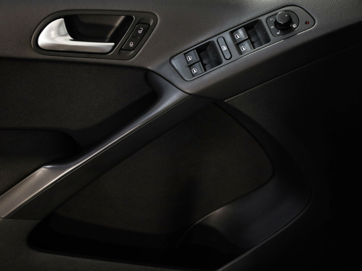 Volkswagen Tiguan I Рестайлинг, 2011 Фото №19