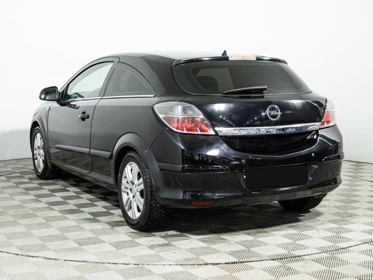 Opel Astra GTC H Рестайлинг, 2010 Фото №7