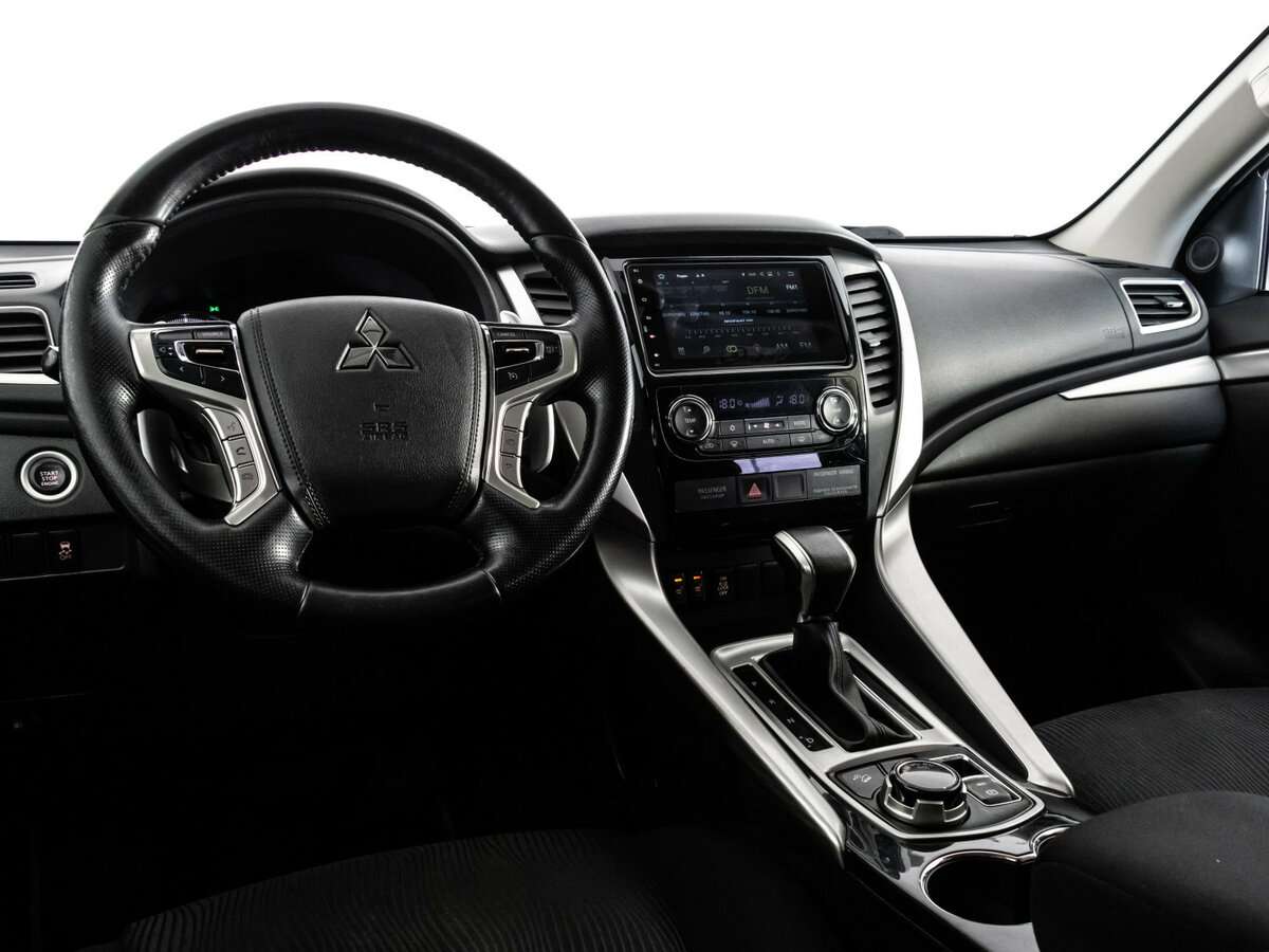 Mitsubishi Pajero Sport, 2017 Фото №8