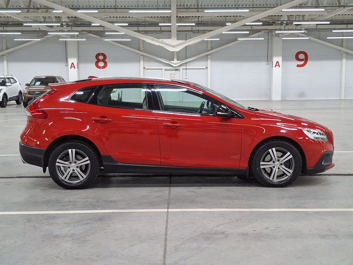 Volvo V40 Cross Country I Рестайлинг, 2017 Фото №4
