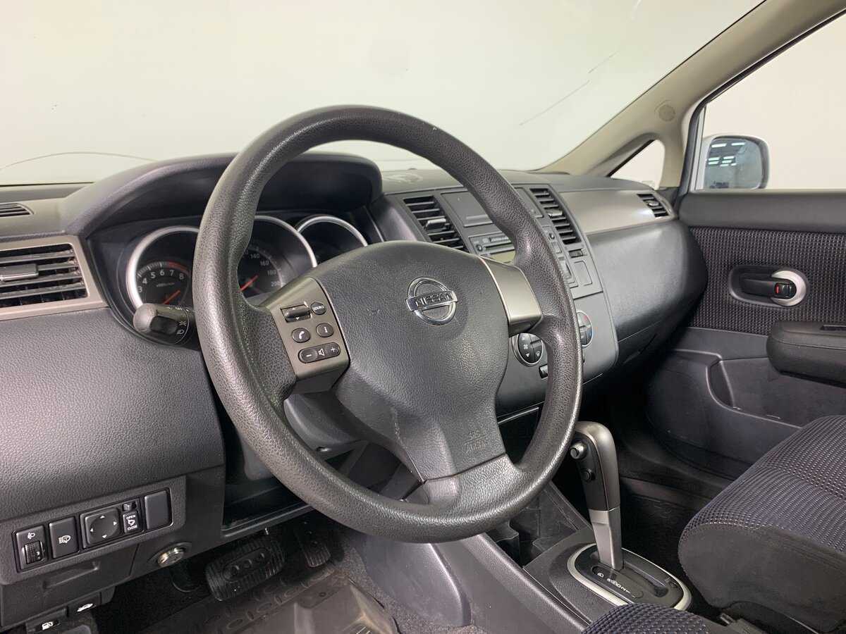 Nissan Tiida, 2011 Фото №12