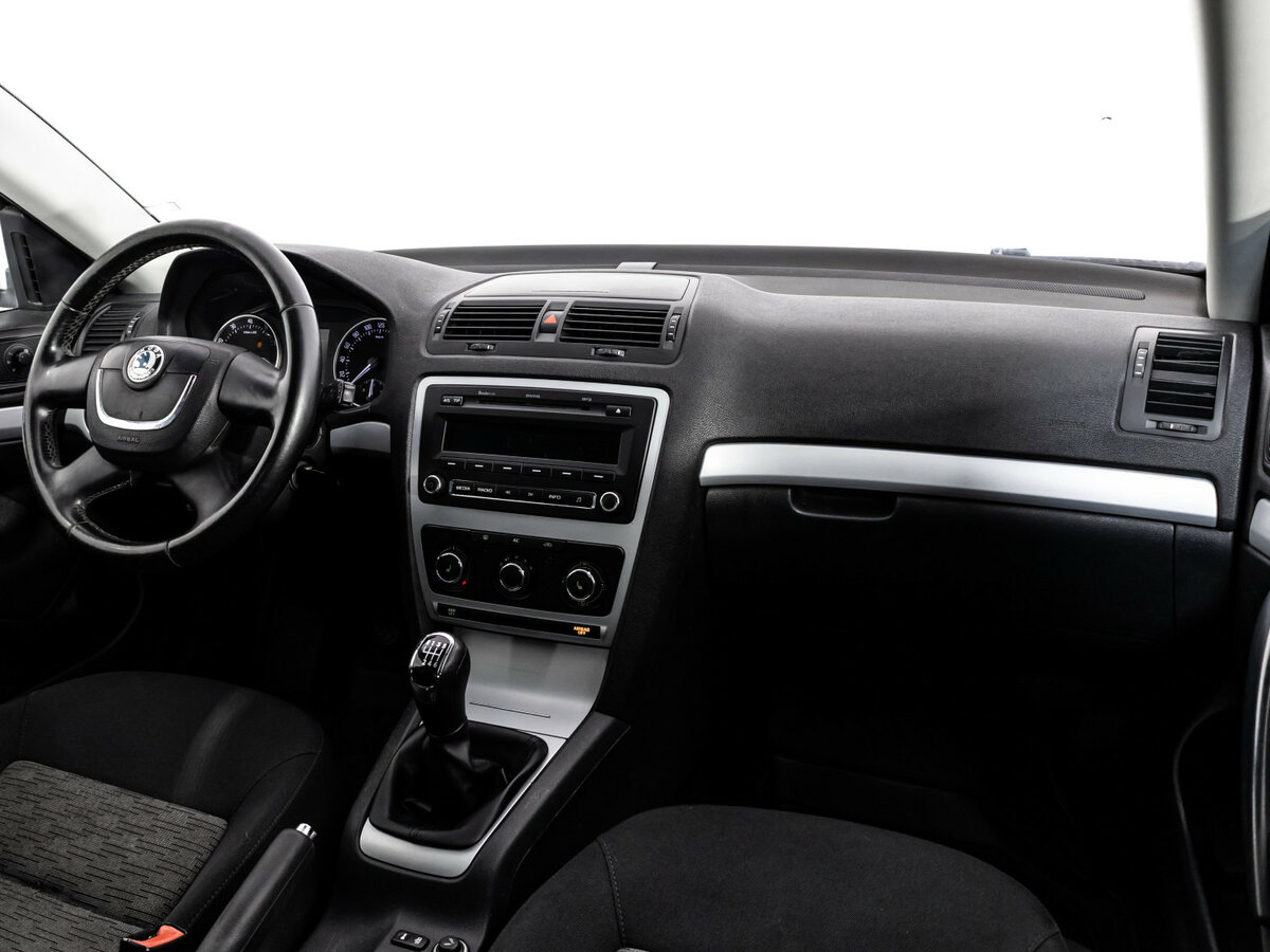 Skoda Octavia II (A5) Рестайлинг, 2011 Фото №7