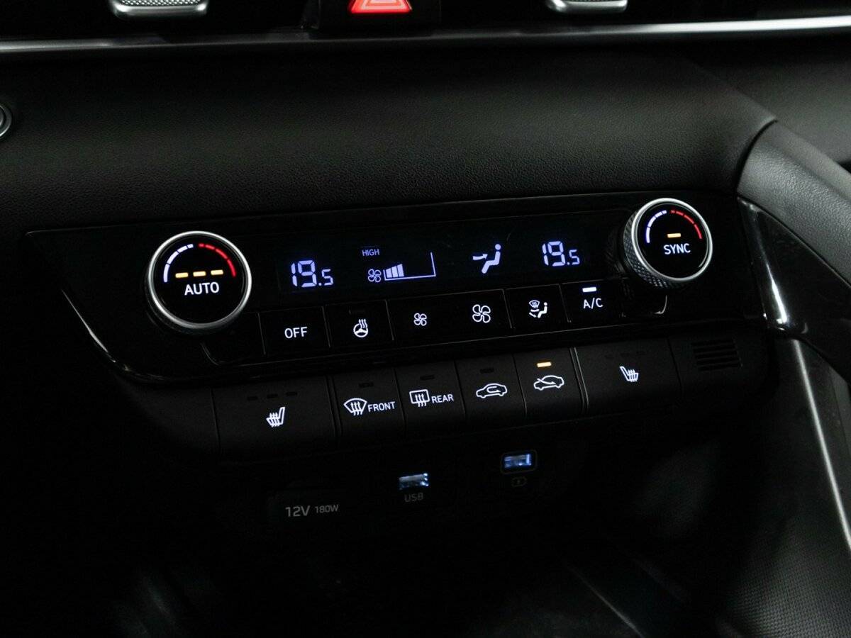 Hyundai Elantra, 2021 Фото №15