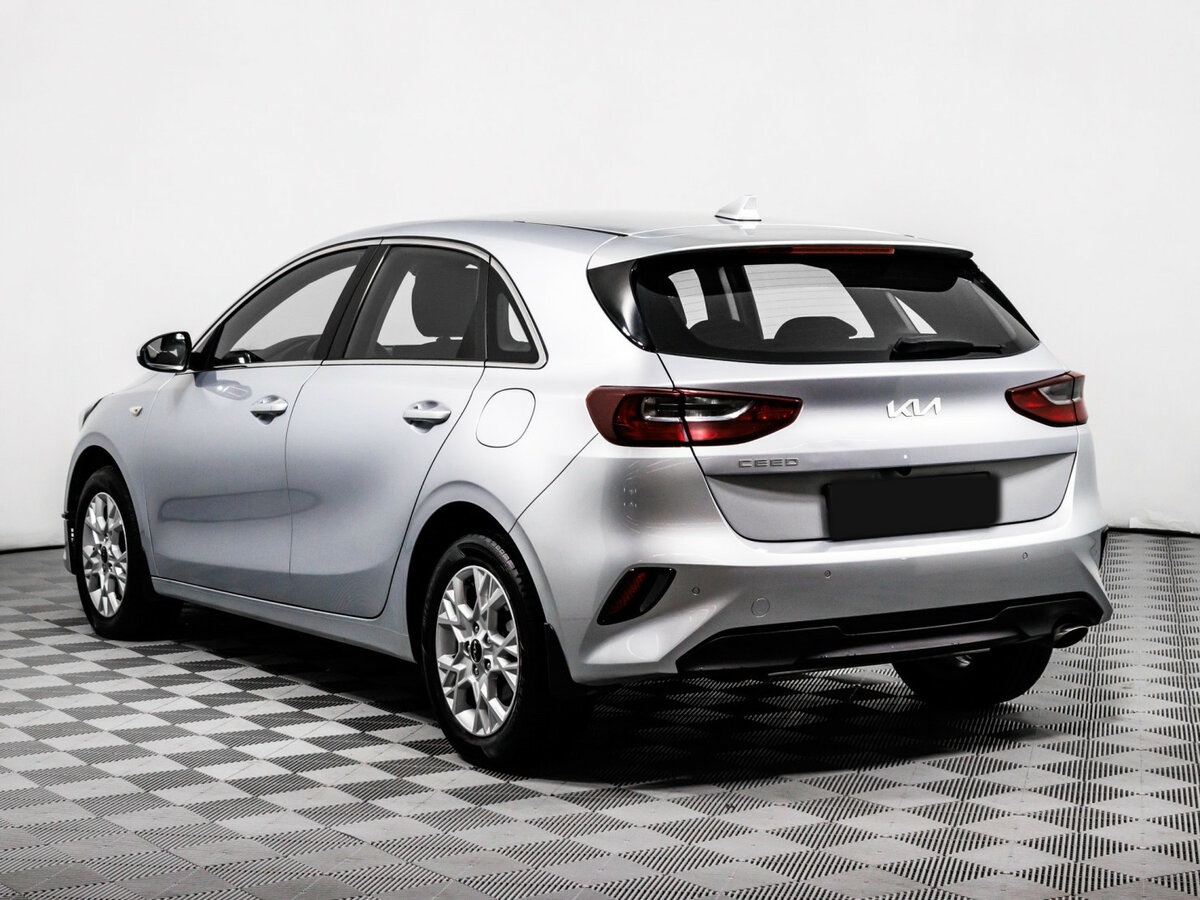 Kia Ceed III Рестайлинг, 2022 Фото №7