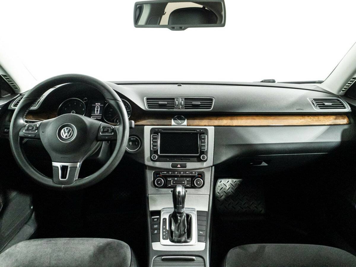 Volkswagen Passat, 2011 Фото №14