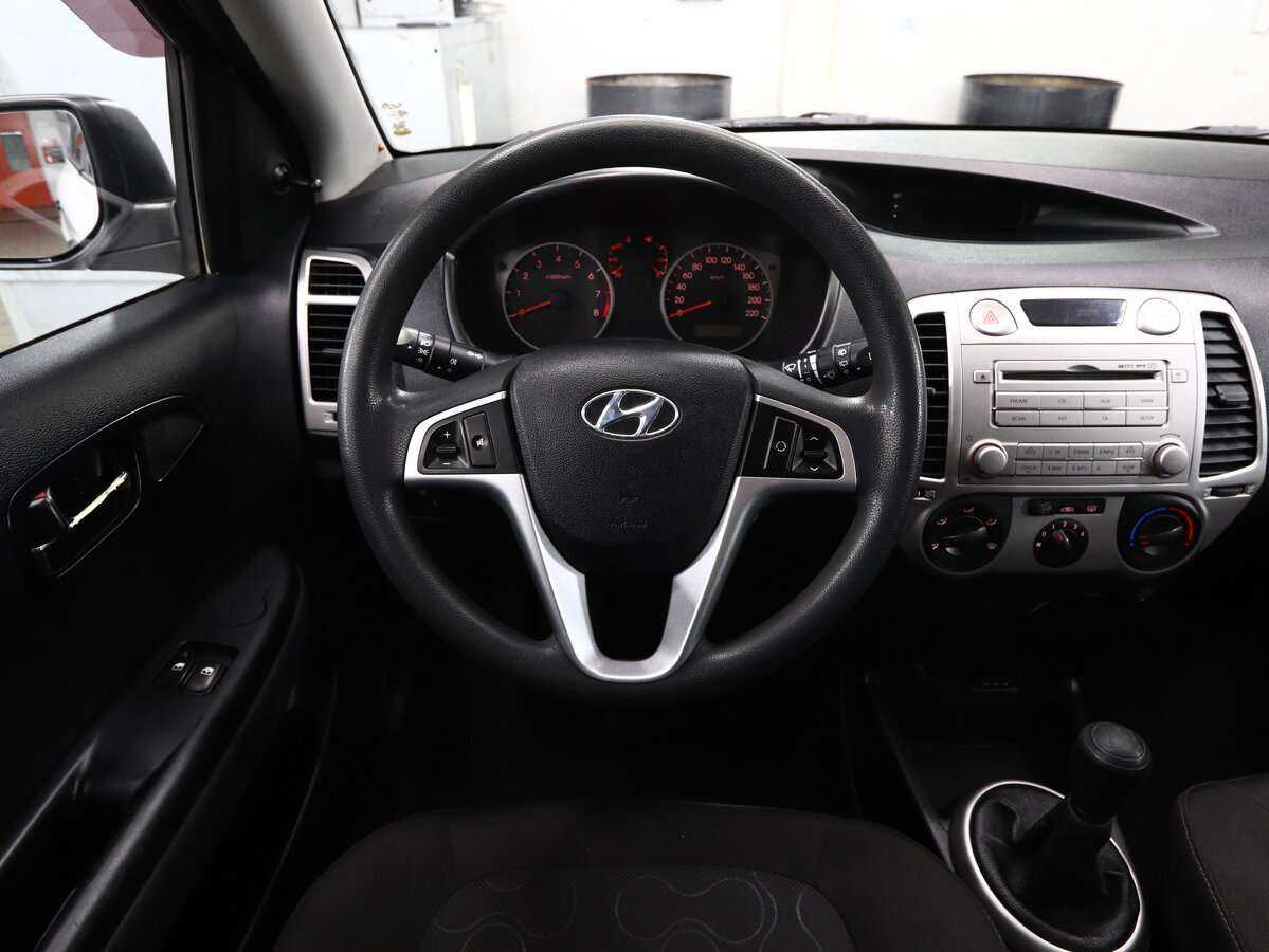 Hyundai i20, 2010 Фото №15