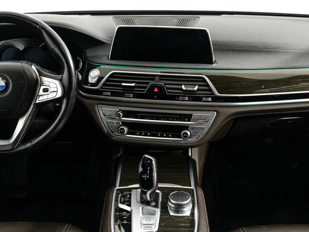BMW 7 серии 730i, 2016 Фото №12