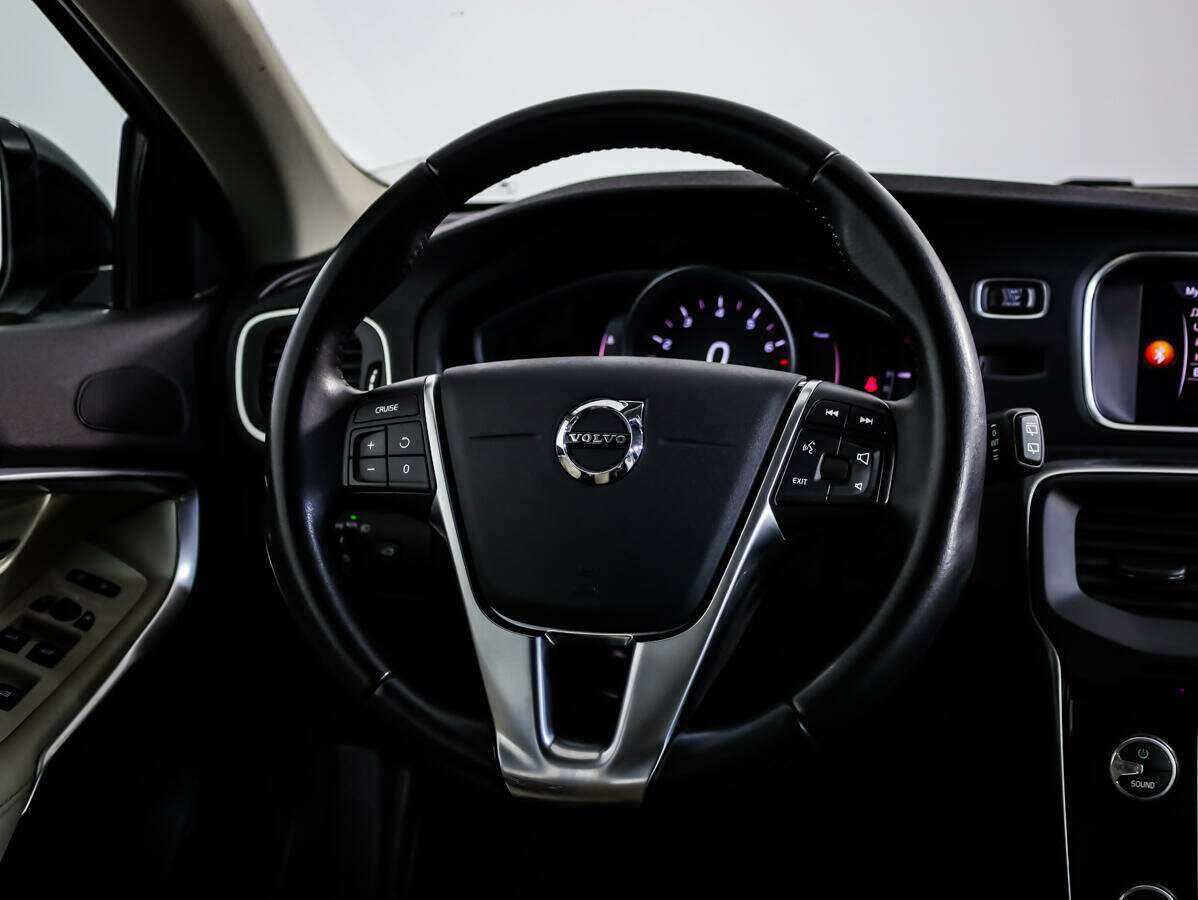 Volvo V40 Cross Country, 2018 Фото №8