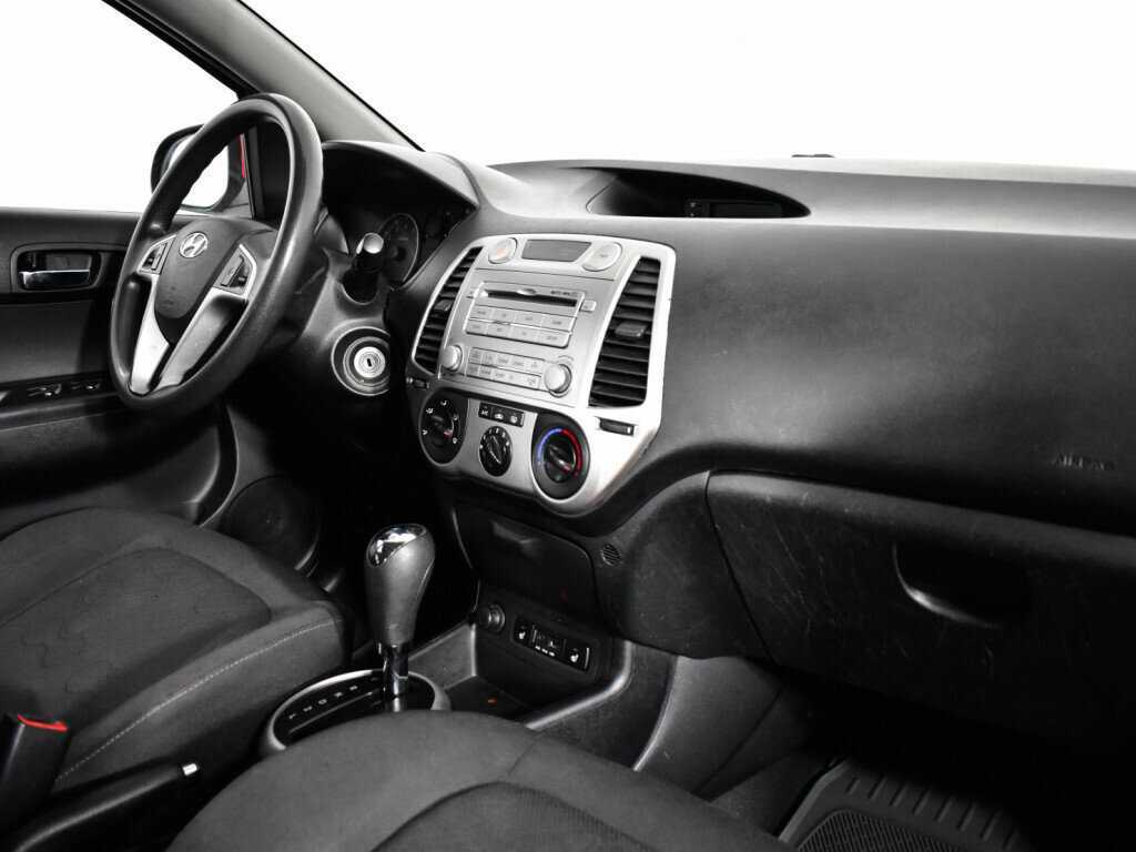 Hyundai i20, 2009 Фото №9