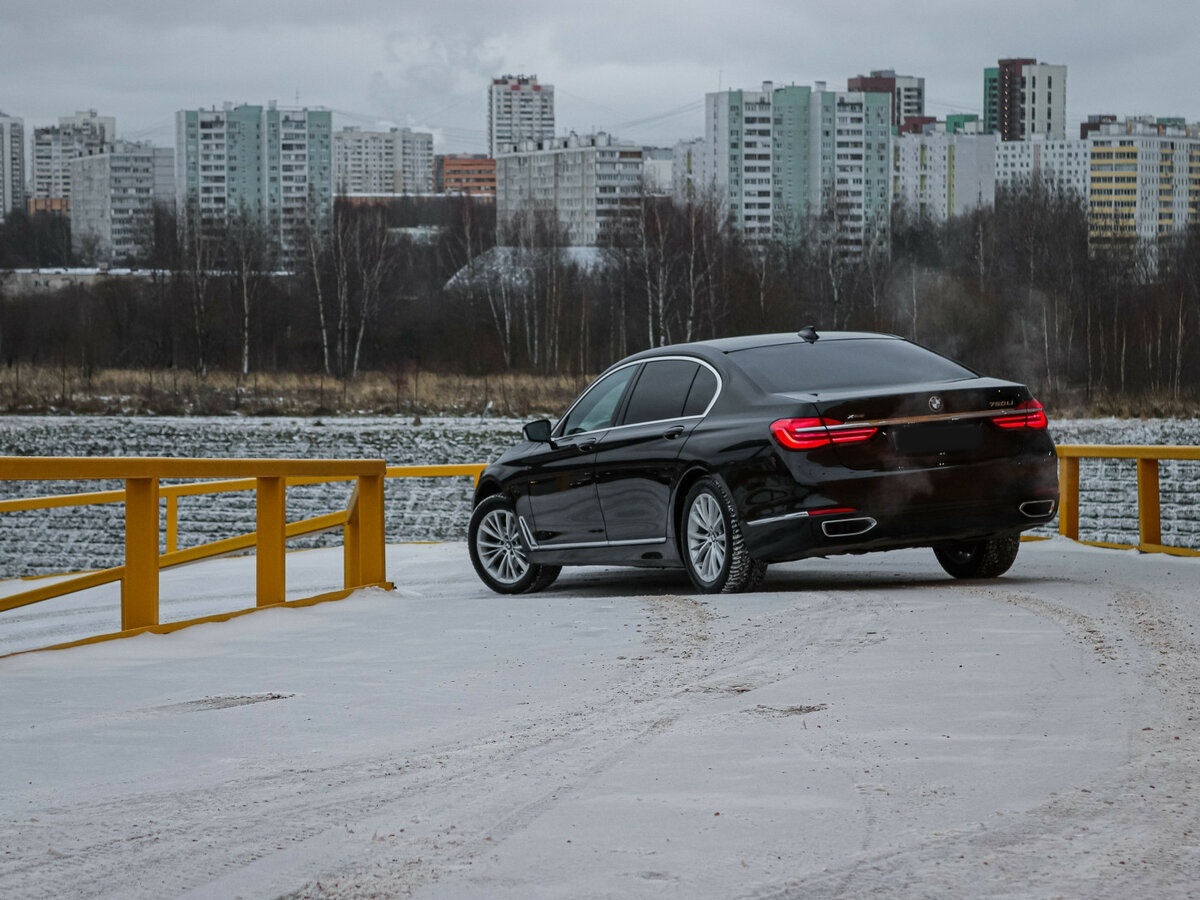 BMW 7 серии Long 750Li xDrive VI (G11/G12), 2017 Фото №15