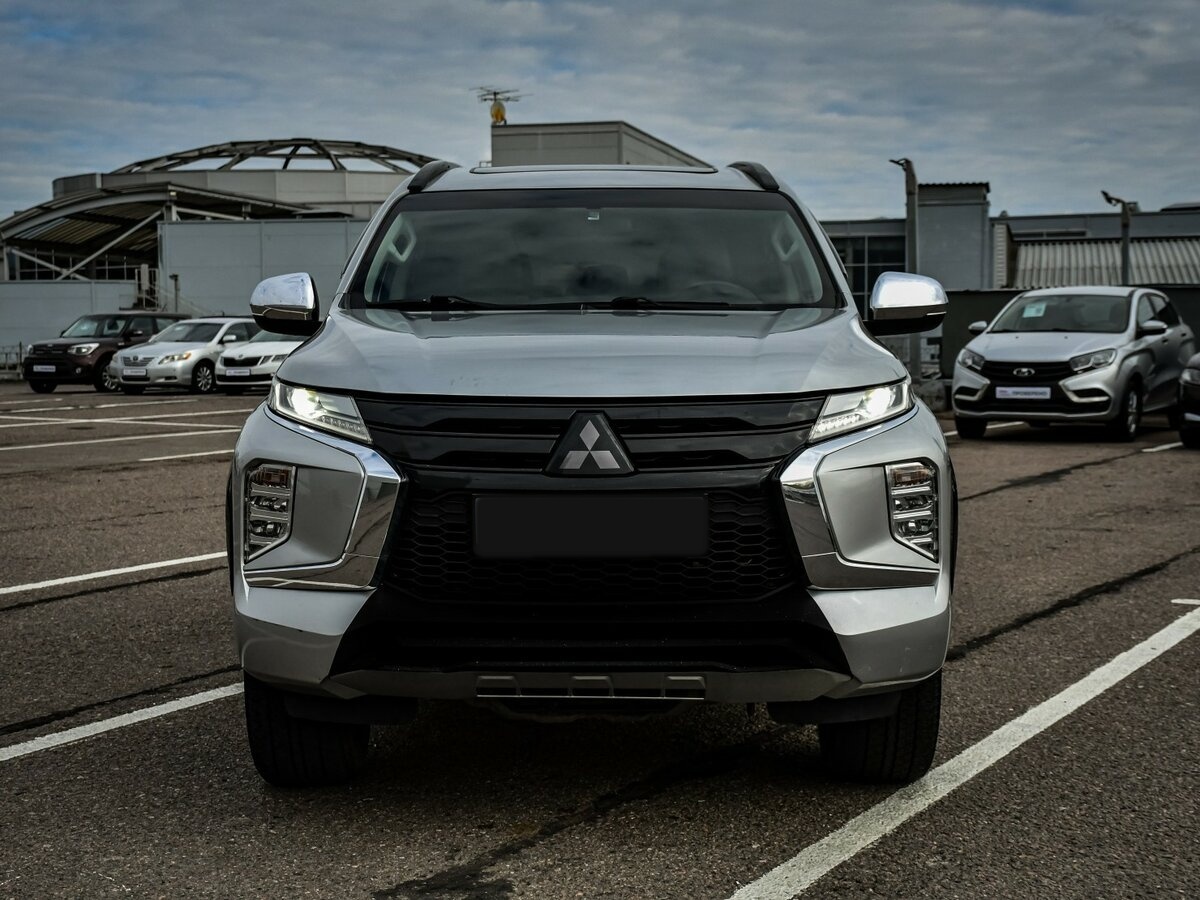 Mitsubishi Montero Sport III Рестайлинг, 2022 Фото №2