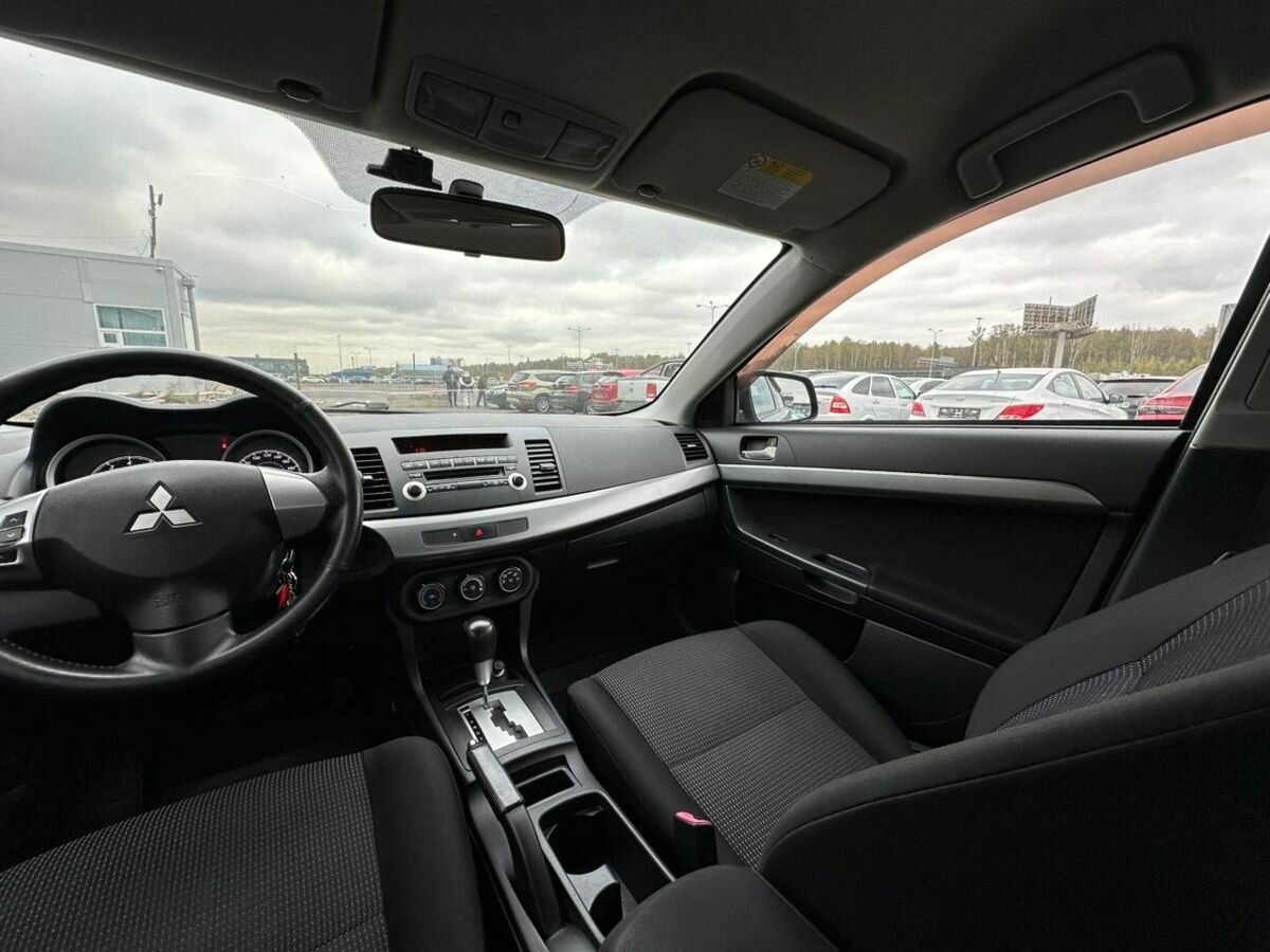 Mitsubishi Lancer X Рестайлинг, 2011 Фото №7