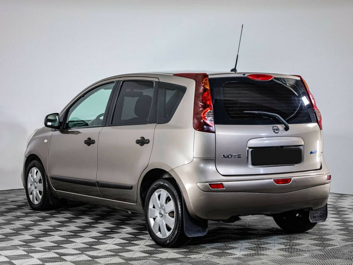 Nissan Note I Рестайлинг, 2010 Фото №6