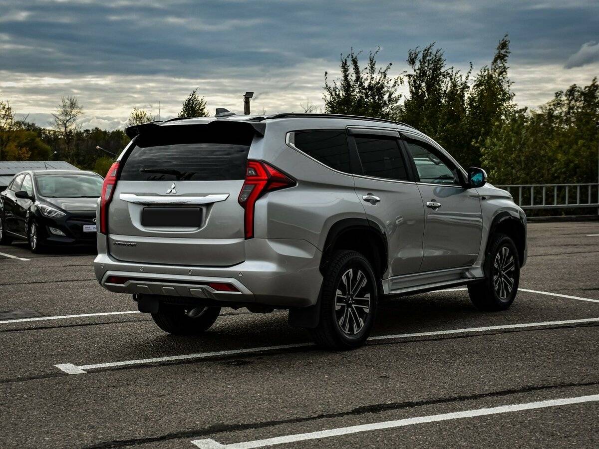 Mitsubishi Montero Sport III Рестайлинг, 2022 Фото №5