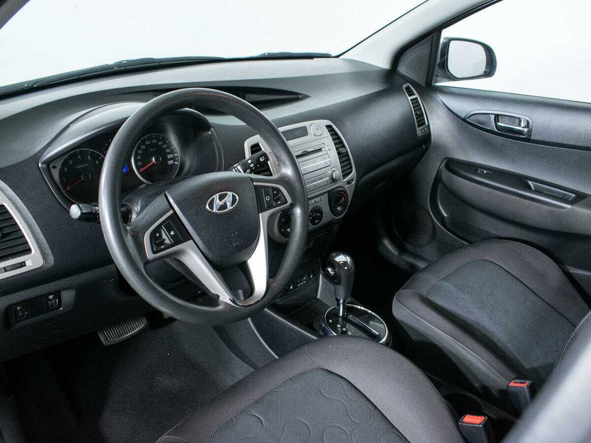 Hyundai i20, 2010 Фото №13