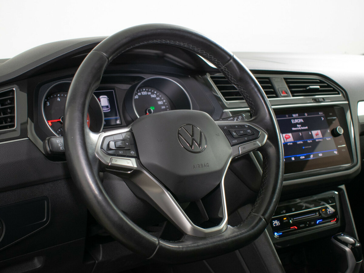 Volkswagen Tiguan II Рестайлинг, 2021 Фото №13