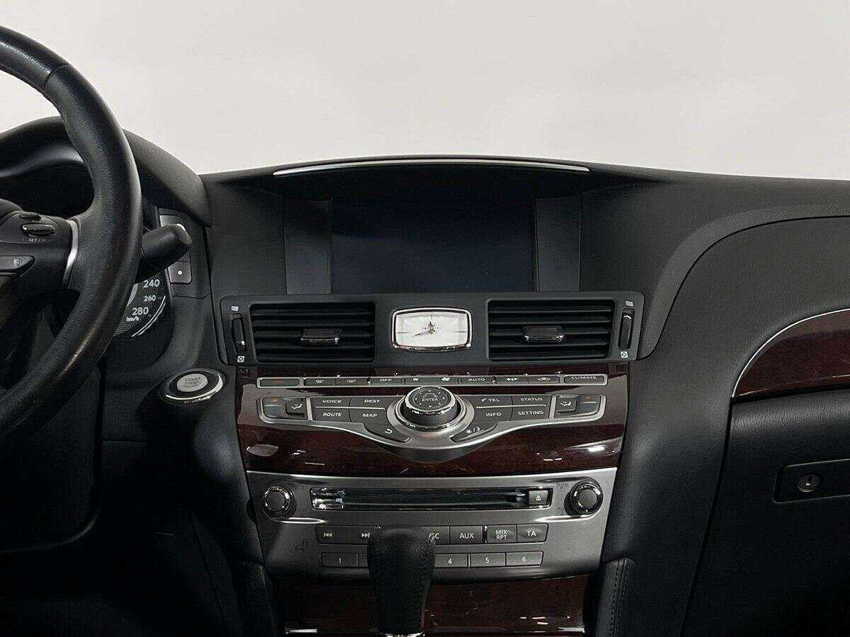 Infiniti Q70, 2016 Фото №12