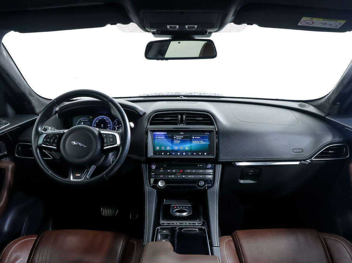 Jaguar F-Pace, 2017 Фото №10