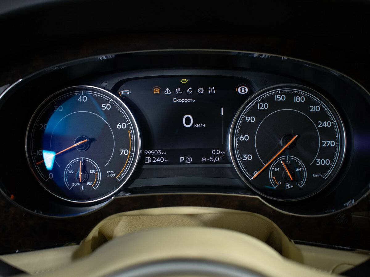 Bentley Bentayga I, 2016 Фото №14