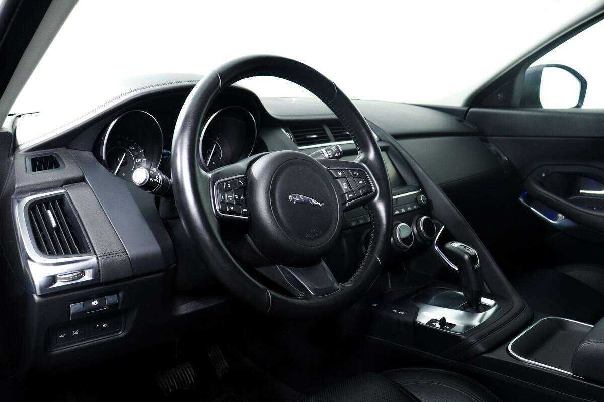 Jaguar E-Pace, 2018 Фото №13
