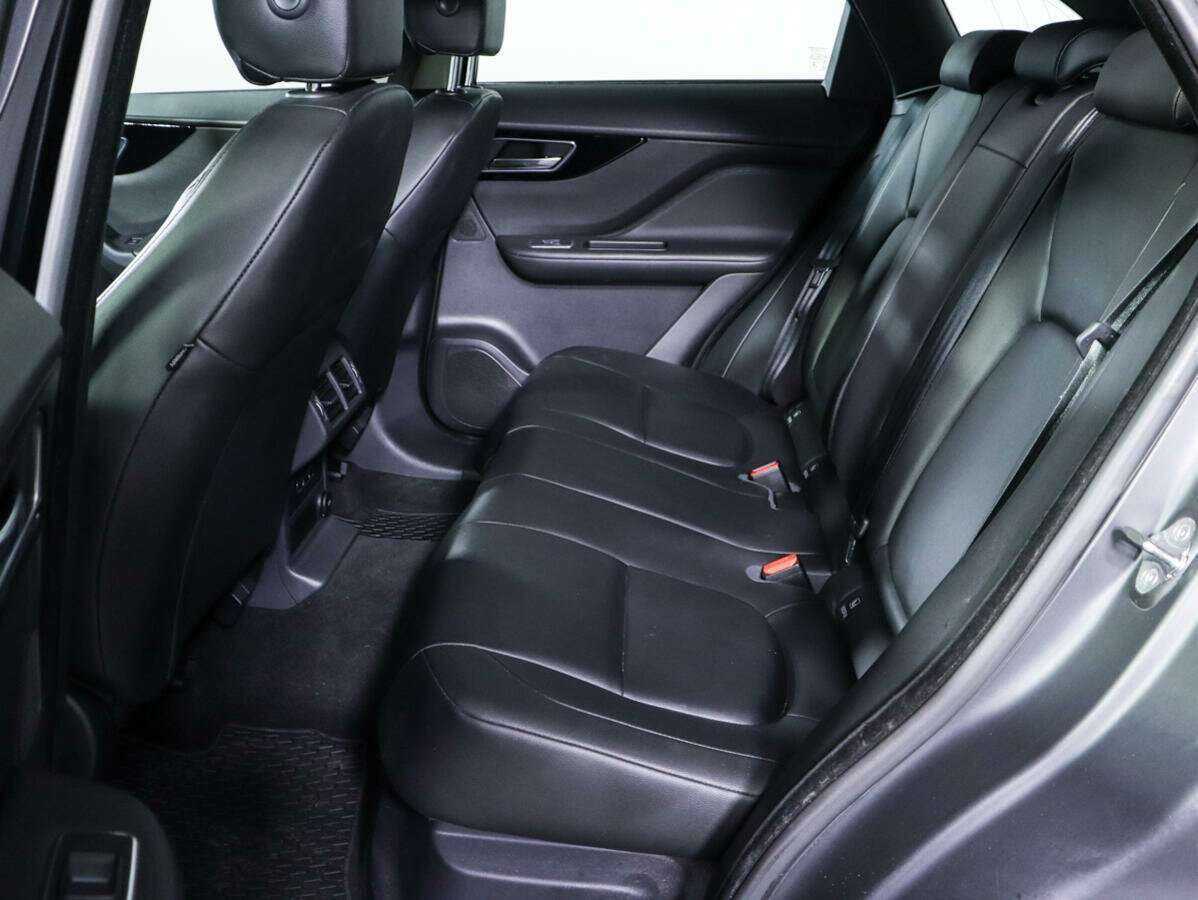 Jaguar F-Pace, 2016 Фото №6
