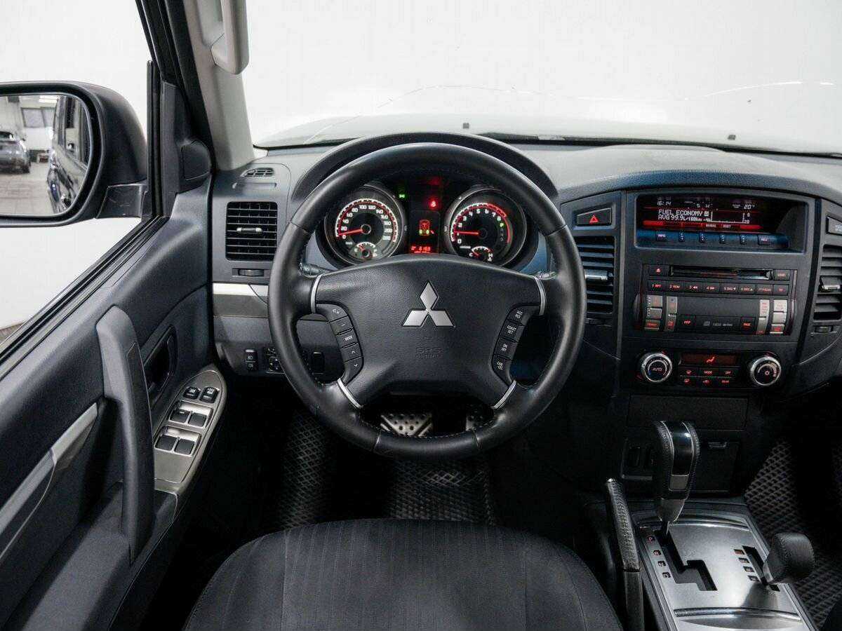 Mitsubishi Pajero, 2011 Фото №13