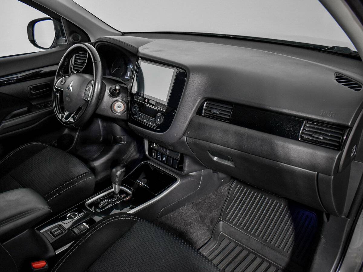 Mitsubishi Outlander III Рестайлинг 3, 2018 Фото №9