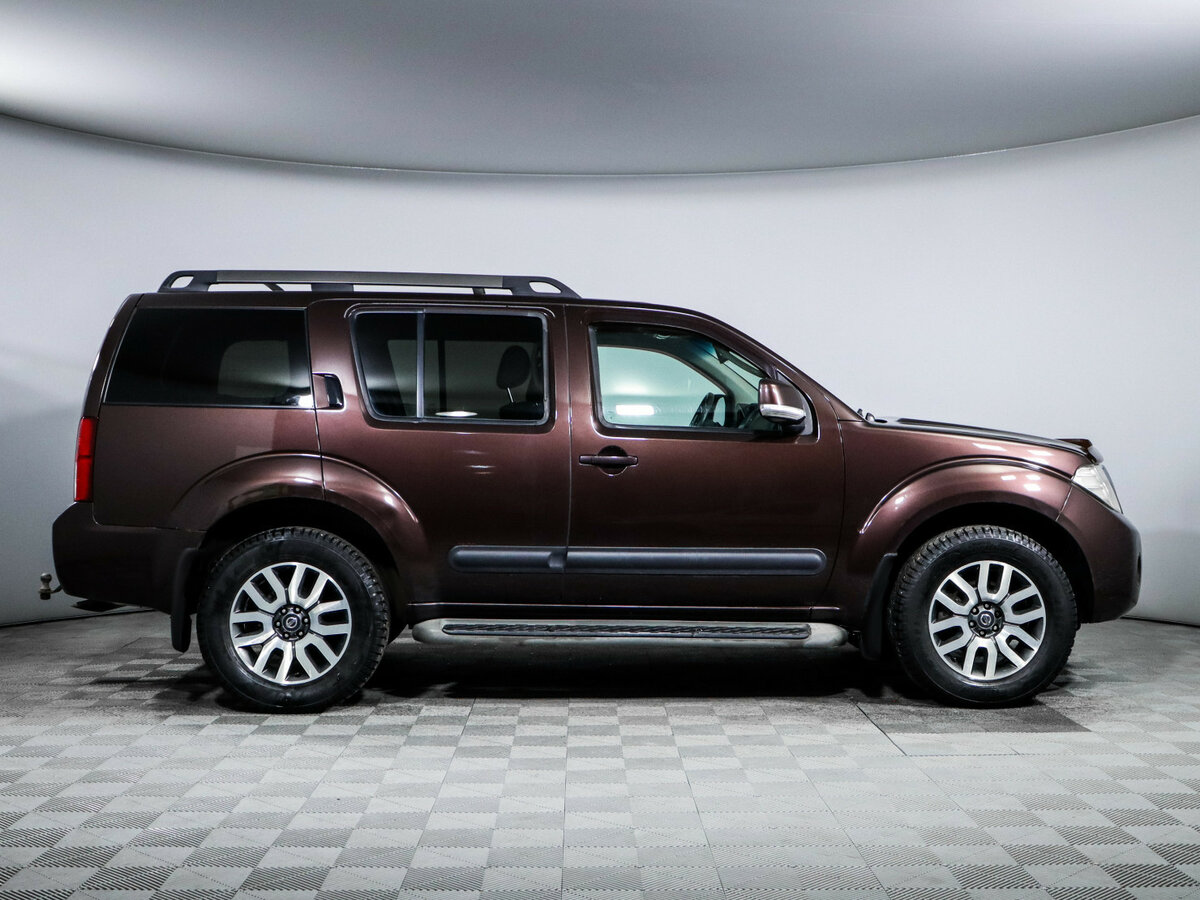 Nissan Pathfinder III Рестайлинг, 2010 Фото №4