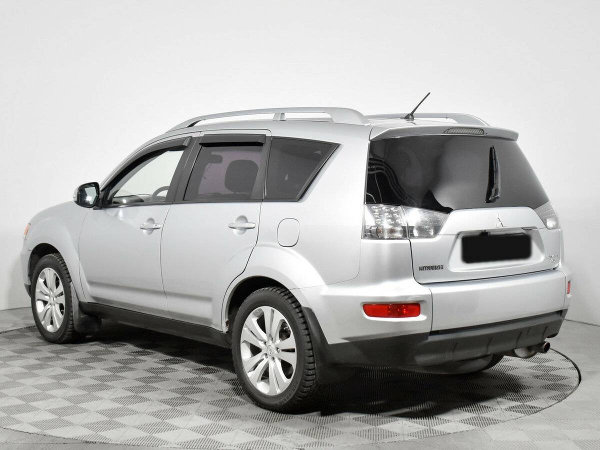 Mitsubishi Outlander II Рестайлинг, 2010 Фото №6