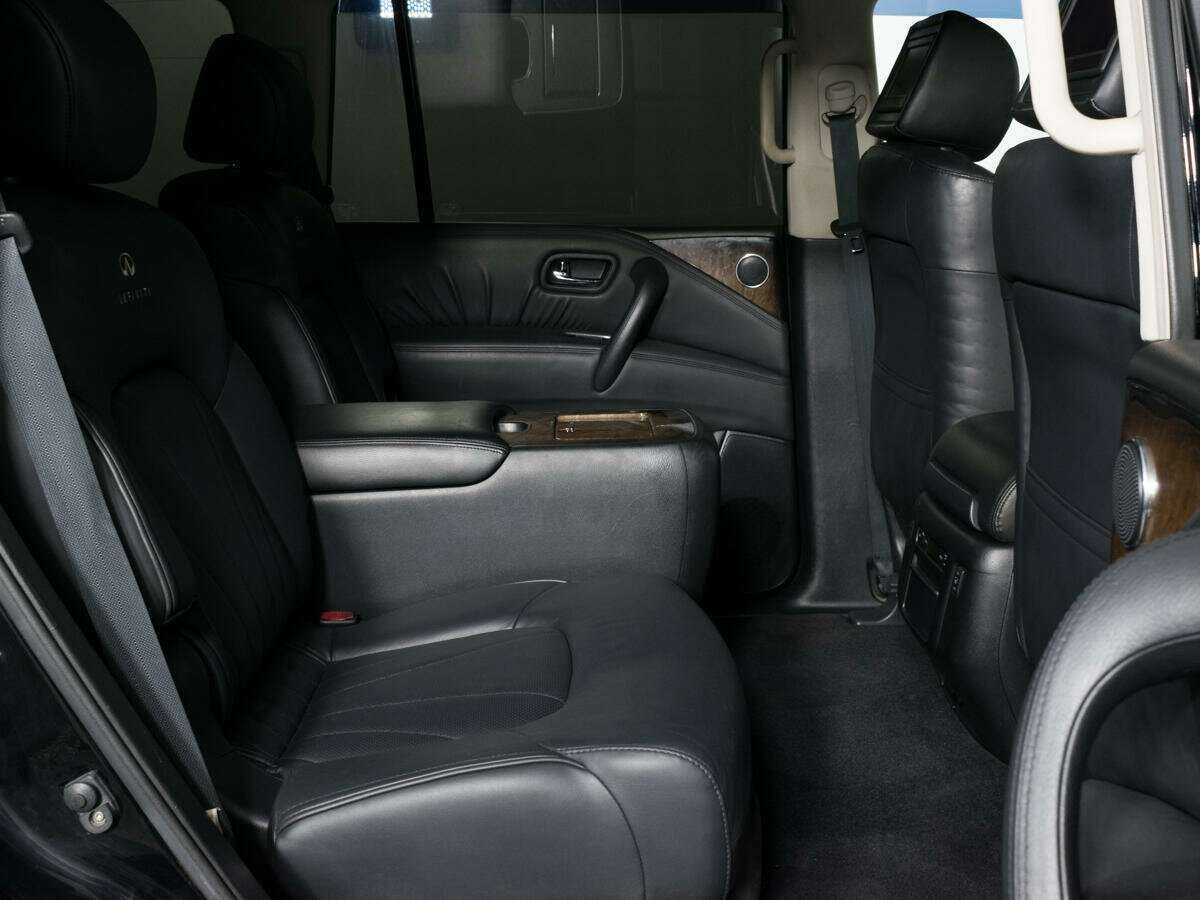 Infiniti QX56, 2011 Фото №12