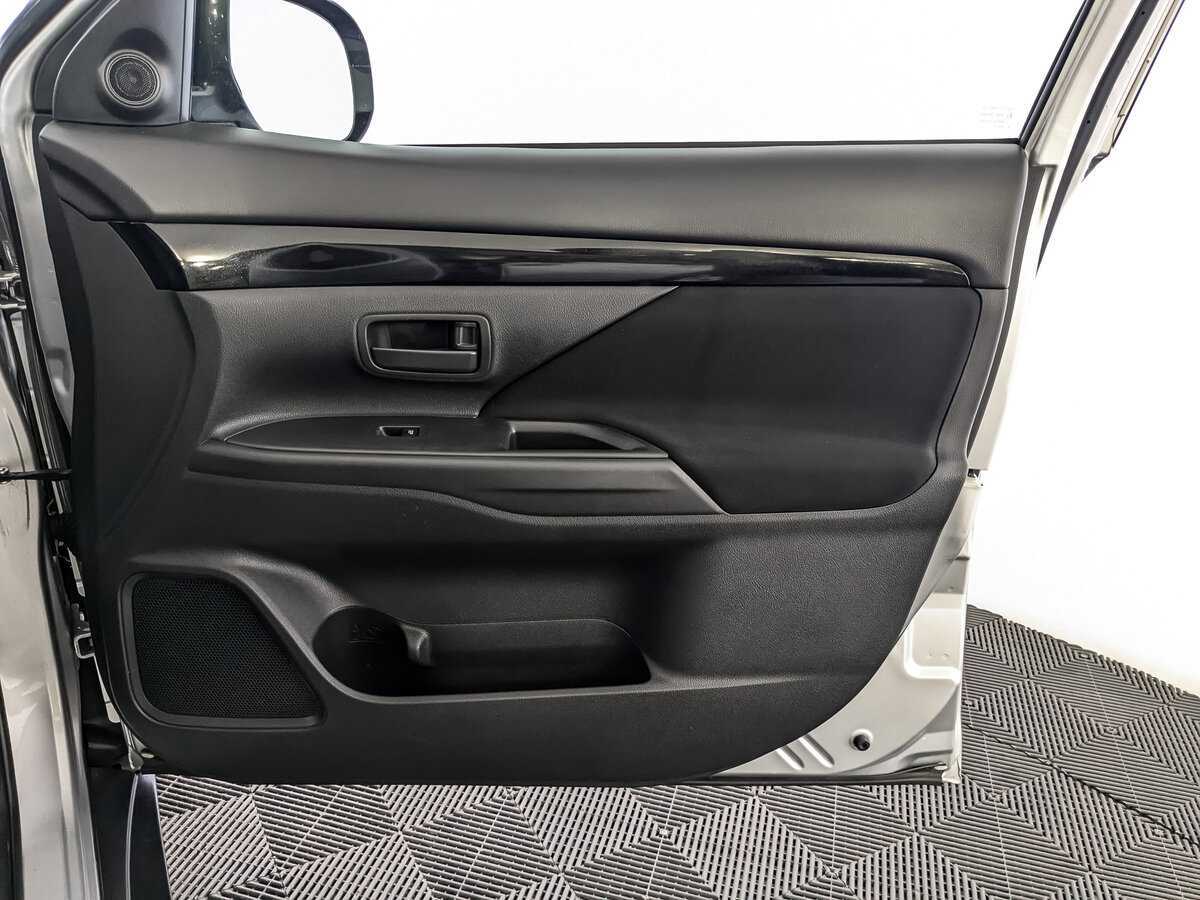 Mitsubishi Outlander, 2019 Фото №25