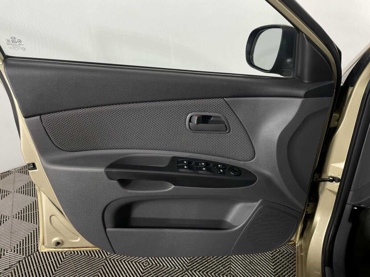 Kia Rio, 2010 Фото №8